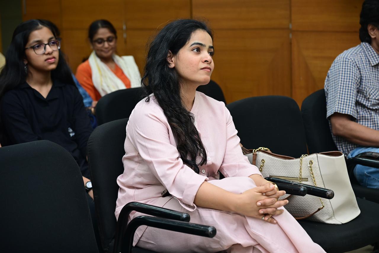 Launch of Gujarati Novel Parmasiddha – Inspiring Gujarati Literary Event Image
