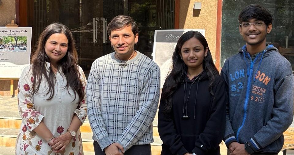 Meet with Gujarati author Ram Mori